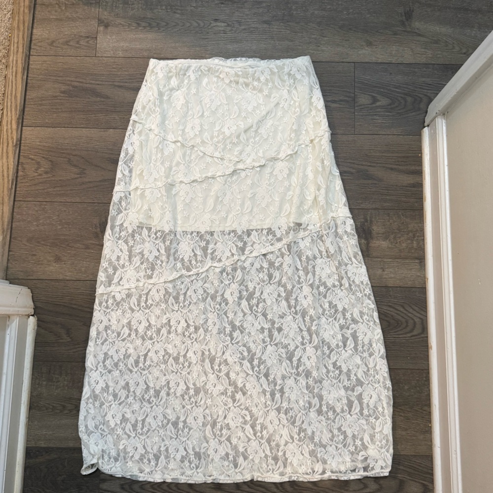 No Boundaries White Lace Skirt